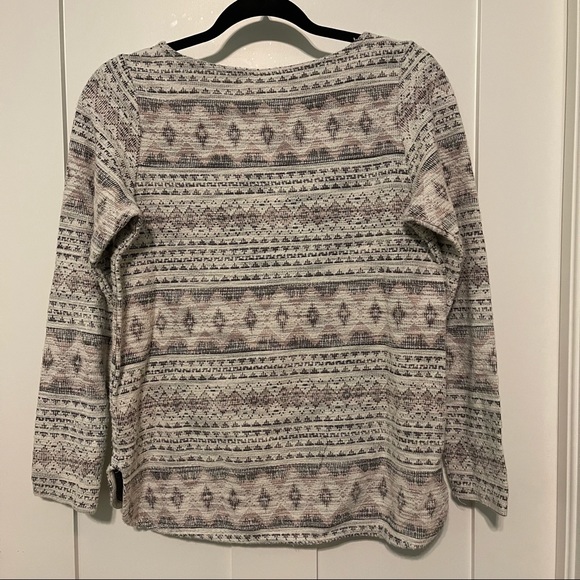 H&M size small pink, white, and black geometric print sweater! - Picture 5 of 6